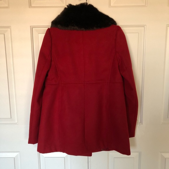 Express Red Coat w/ detachable faux fur fur collar - Picture 3 of 6